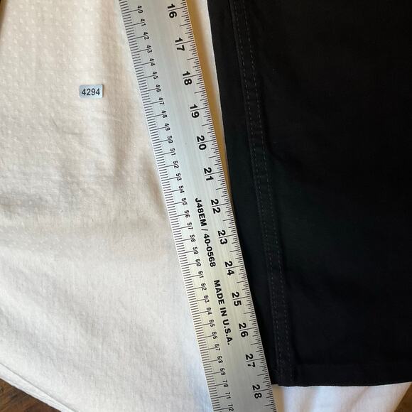 Wrangler Men Jeans size 32 x 30 Black Mid Rise Straight Fit - Picture 4 of 11